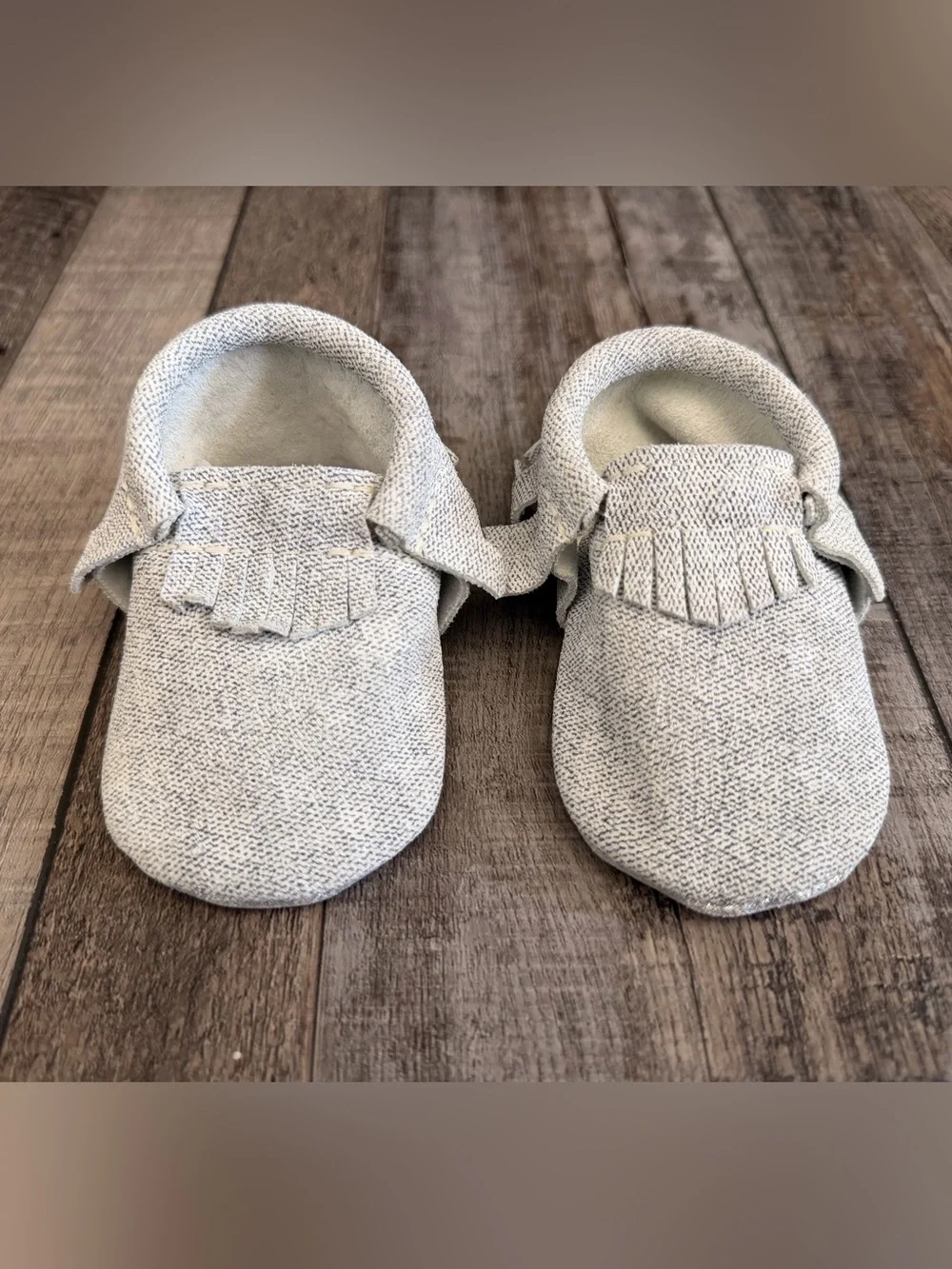 🩷 NWOT Freshly Picked Soft Knit Fringe Baby Moccasins